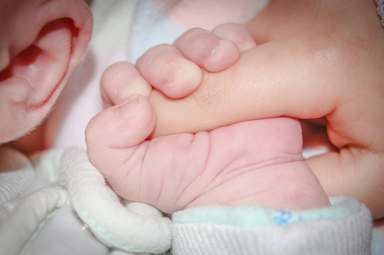 entdecken sie unsere hochwertige auswahl an babypflegeprodukten, die speziell entwickelt wurden, um die empfindliche haut ihres babys zu schützen und zu pflegen. von sanften lotionen bis zu praktischen pflegehilfen – alles, was sie für eine glückliche und gesunde babypflege benötigen.
