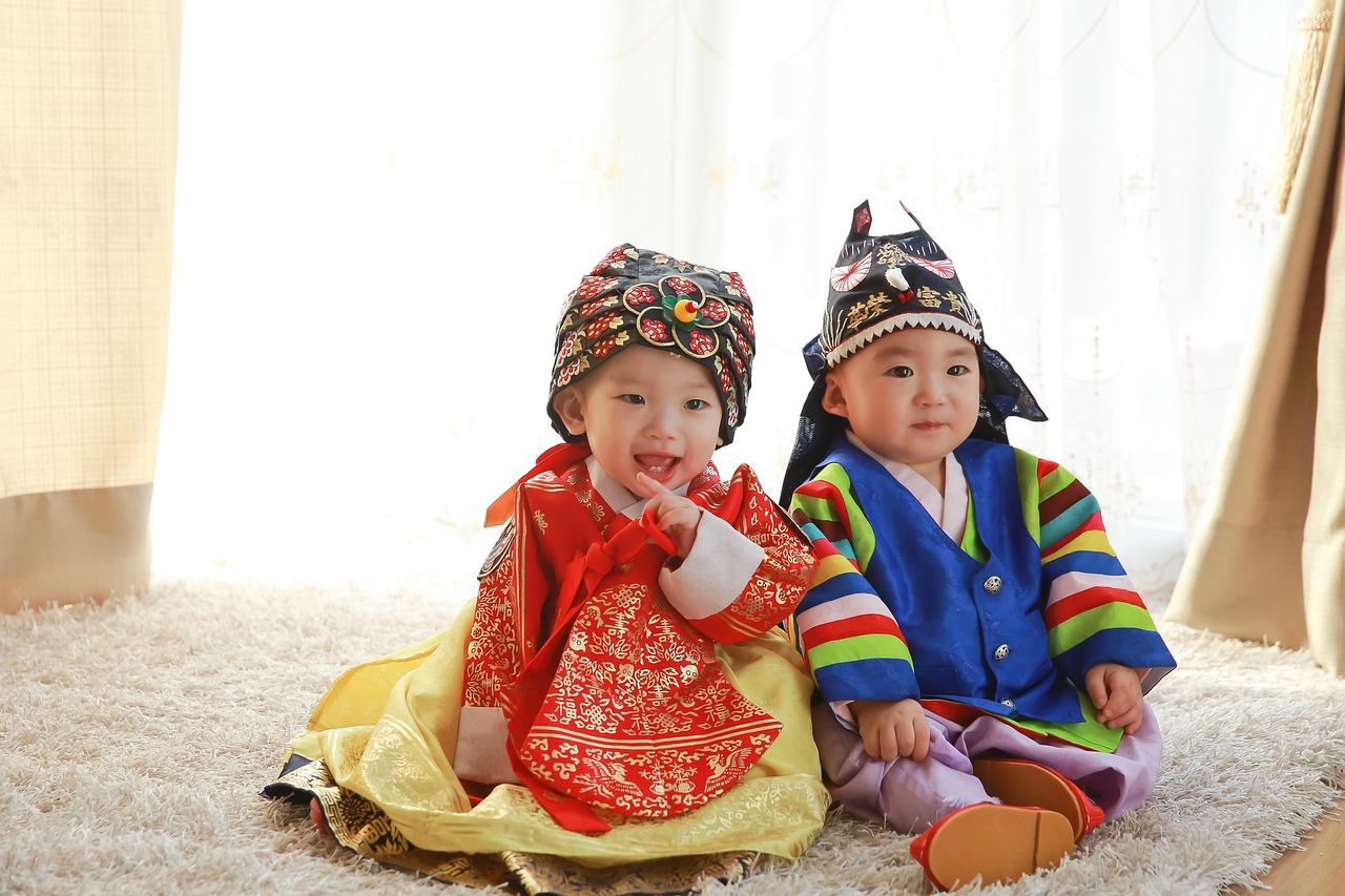 entdecken sie unsere süße und bequeme babybekleidung! hochwertige materialien für sicheren tragekomfort, stilvolle designs und tolle angebote für die kleinsten mitglieder ihrer familie.