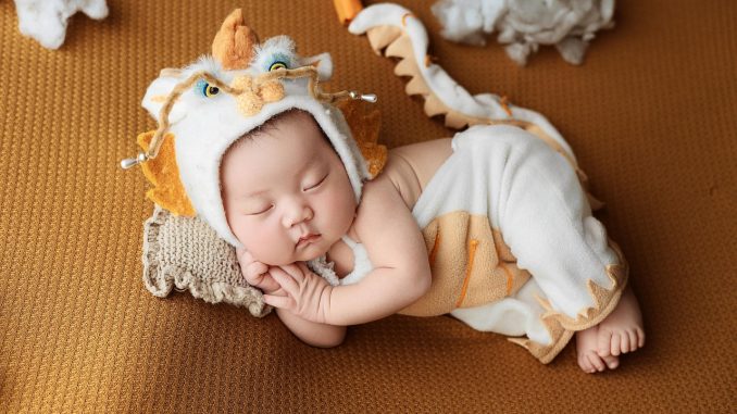 newborn toys entdecken sie unsere hochwertigen spielzeuge für neugeborene, die die sensorische entwicklung fördern und stundenlangen spaß bieten. perfekt für babygerechtes spielen!