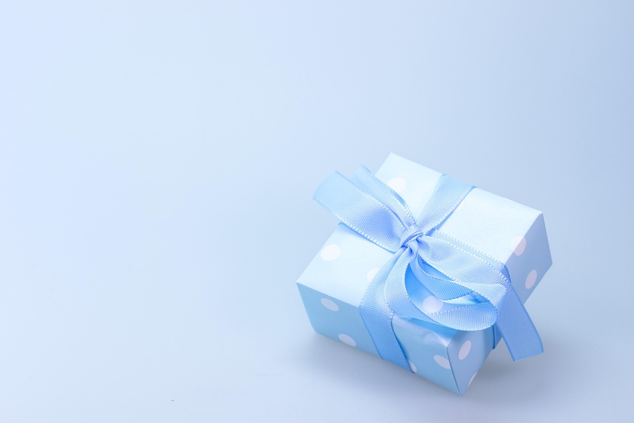 entdecken sie personalisierte babygeschenke, die mit liebe und sorgfalt entworfen wurden. perfekte erinnerungen für ihr neugeborenes oder als einzigartiges geschenk zur geburt.