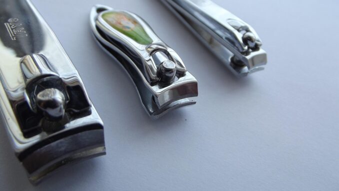 erfahren sie, wie sie ihre nägel richtig schneiden. tipps und anleitungen für eine sichere und hygienische nagelpflege zu hause.